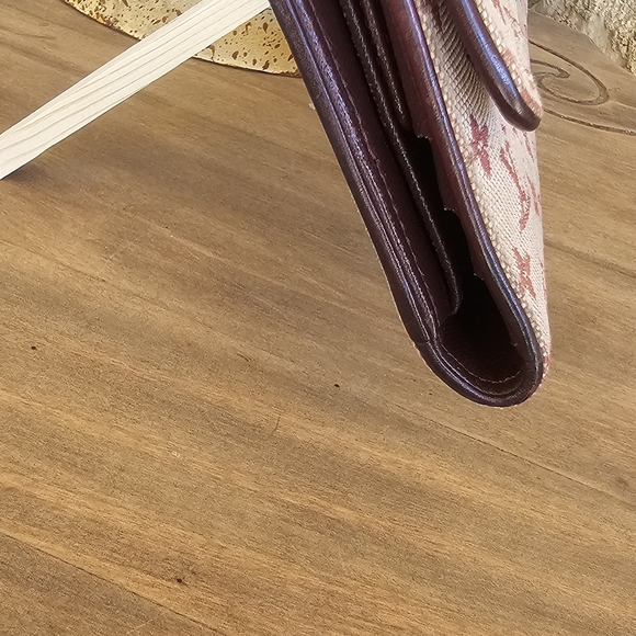 Louis Vuitton Monogram Mini Lin Porte-Tresor International Wallet. - Picture 3 of 10